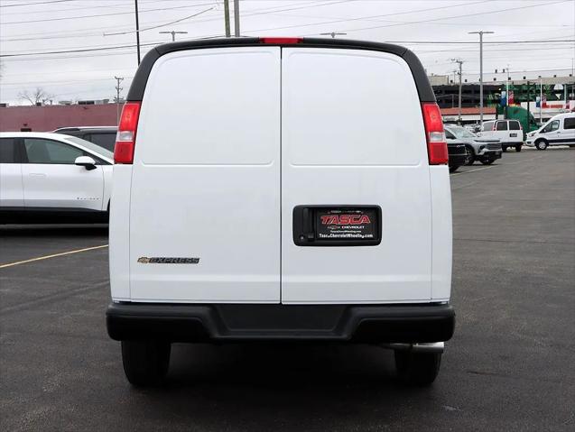 2026 Chevrolet Express Cargo Van 2500 Regular Wheelbase, WT, RWD