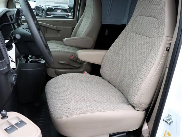 2026 Chevrolet Express Cargo Van 2500 Regular Wheelbase, WT, RWD
