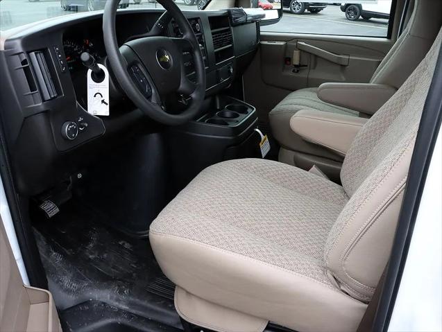2026 Chevrolet Express Cargo Van 2500 Regular Wheelbase, WT, RWD