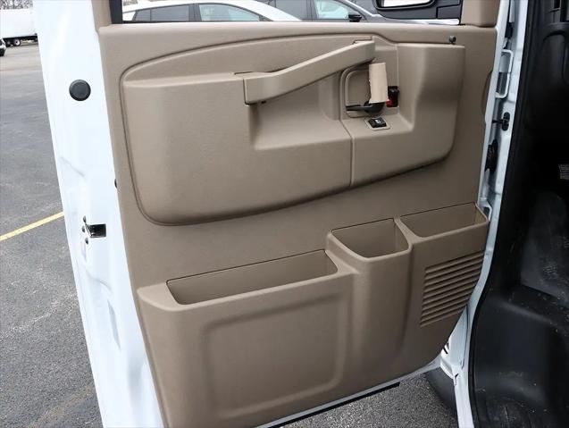 2026 Chevrolet Express Cargo Van 2500 Regular Wheelbase, WT, RWD