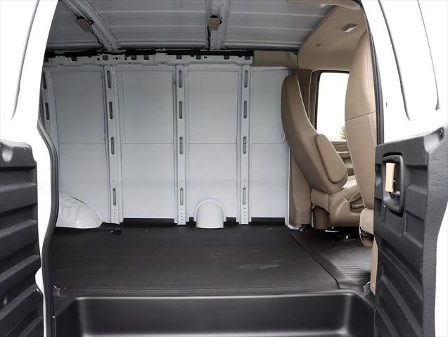2026 Chevrolet Express Cargo Van 2500 Regular Wheelbase, WT, RWD