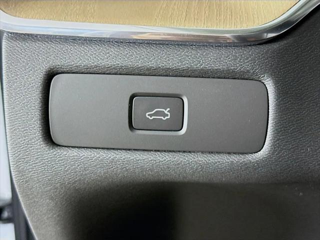 2026 Volvo XC60 B5 Core