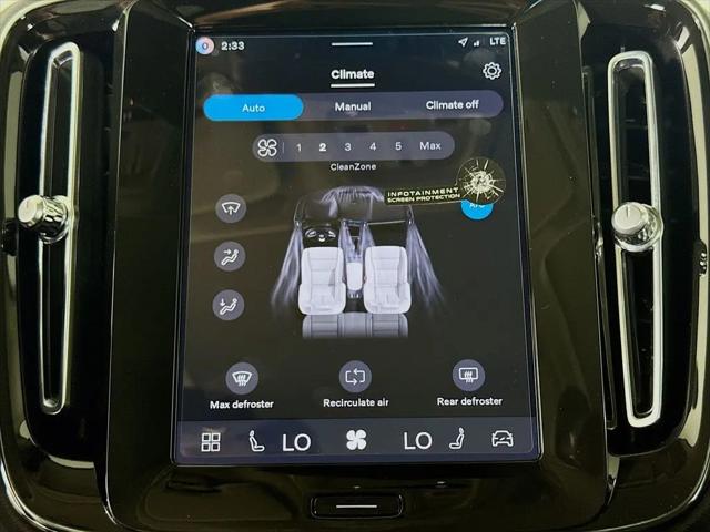 2026 Volvo XC40 Core, B5 AWD Gas (mild hybrid), Dark