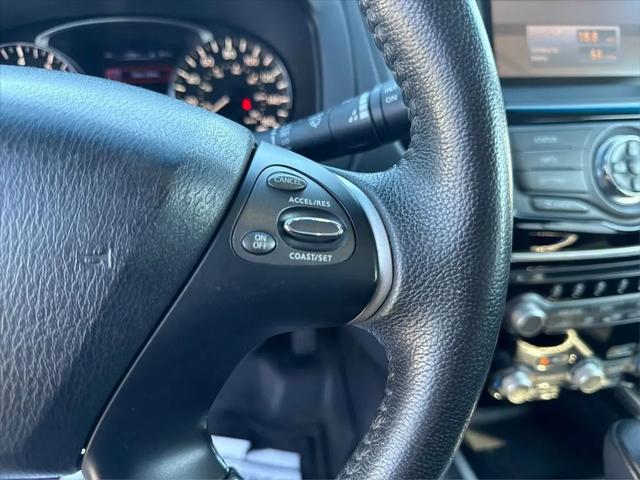 2015 Nissan Pathfinder SV
