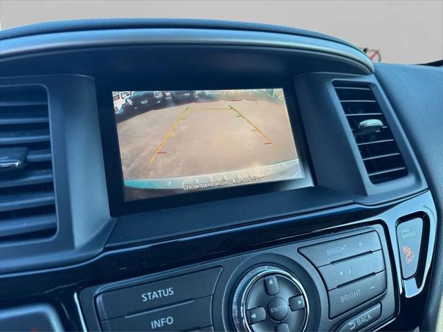 2015 Nissan Pathfinder SV