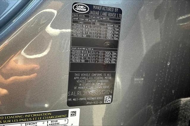 2025 Land Rover Discovery P300 Dynamic SE
