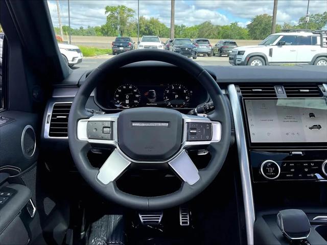 2025 Land Rover Discovery P300 Dynamic SE