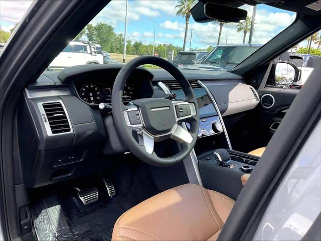 2025 Land Rover Discovery P300 Dynamic SE