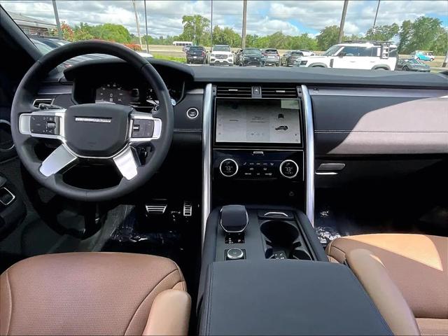2025 Land Rover Discovery P300 Dynamic SE