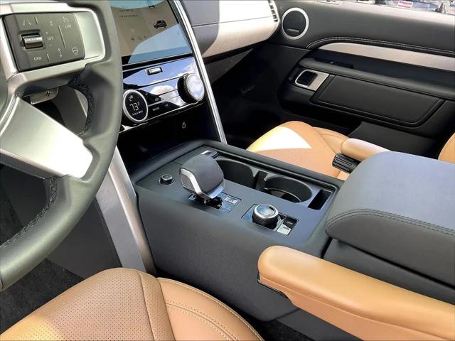 2025 Land Rover Discovery P300 Dynamic SE