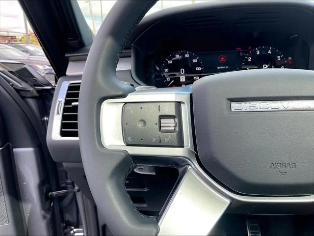2025 Land Rover Discovery P300 Dynamic SE
