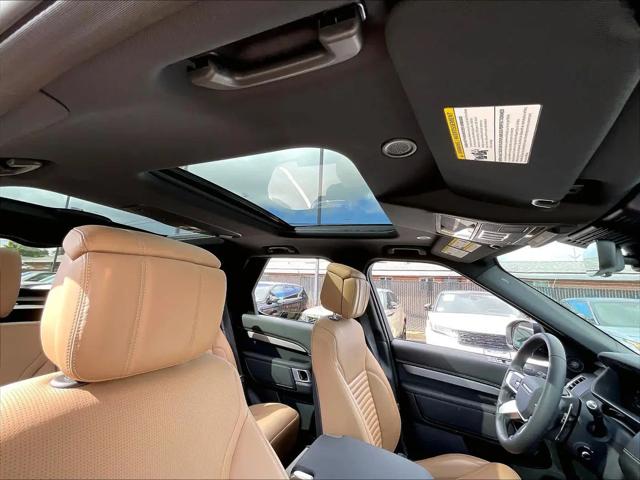 2025 Land Rover Discovery P300 Dynamic SE