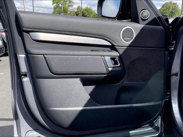 2025 Land Rover Discovery P300 Dynamic SE