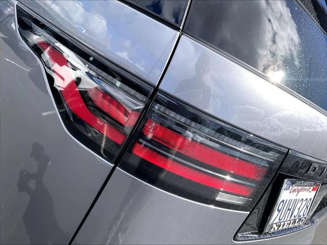 2025 Land Rover Discovery P300 Dynamic SE