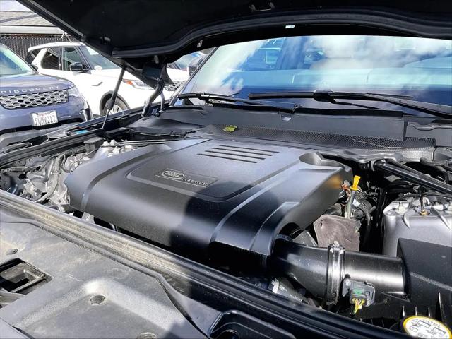 2025 Land Rover Discovery P300 Dynamic SE