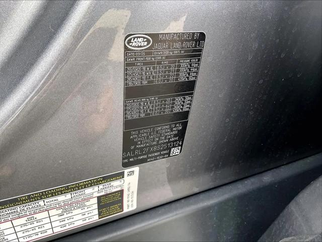 2025 Land Rover Discovery P300 Dynamic SE