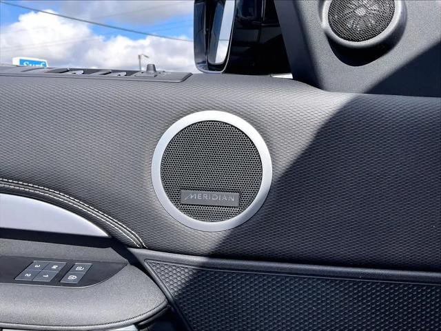 2025 Land Rover Discovery P300 Dynamic SE