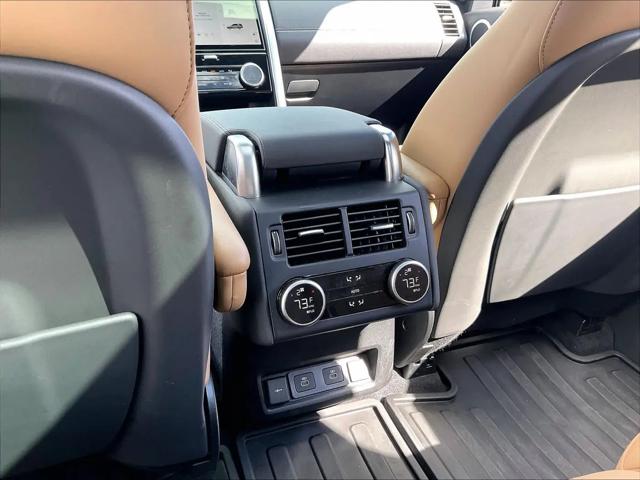 2025 Land Rover Discovery P300 Dynamic SE