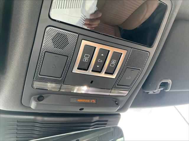 2025 Land Rover Discovery P300 Dynamic SE