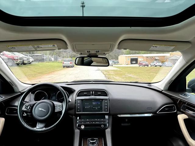 2017 Jaguar F-PACE 35t Prestige