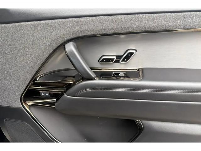 2025 Land Rover Range Rover Sport P360 SE