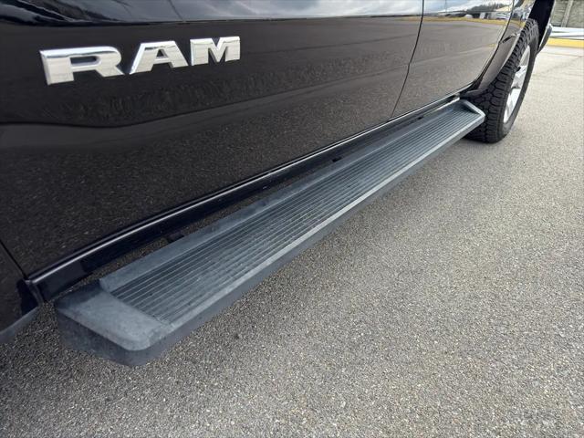 2022 Ram 1500 Big Horn Crew Cab 4x4 5'7" Box