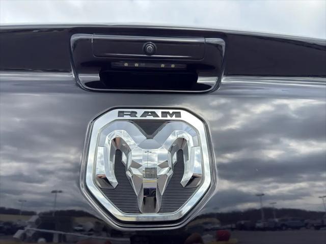 2022 Ram 1500 Big Horn Crew Cab 4x4 5'7" Box