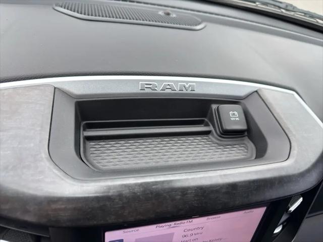 2022 Ram 1500 Big Horn Crew Cab 4x4 5'7" Box