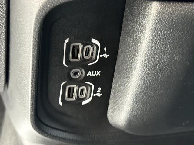 2022 Ram 1500 Big Horn Crew Cab 4x4 5'7" Box