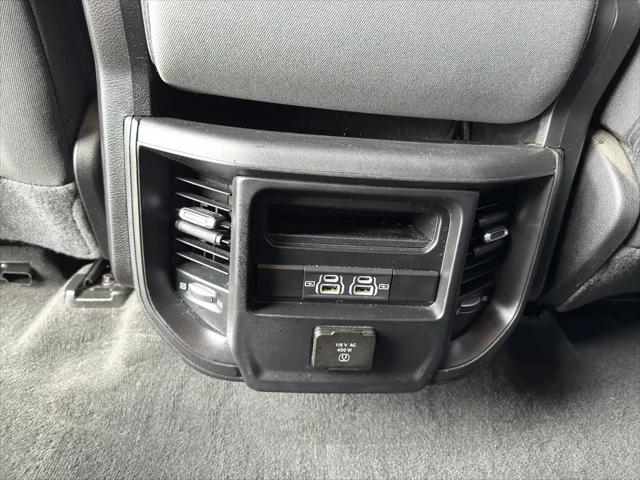 2022 Ram 1500 Big Horn Crew Cab 4x4 5'7" Box