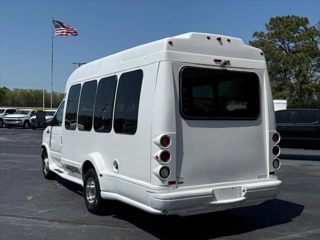 2007 Ford E-350 Cutaway E-350