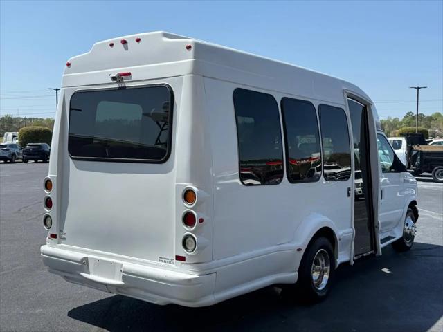 2007 Ford E-350 Cutaway E-350