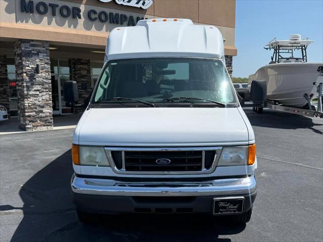 2007 Ford E-350 Cutaway E-350