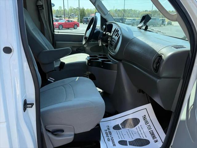 2007 Ford E-350 Cutaway E-350