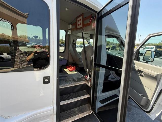 2007 Ford E-350 Cutaway E-350