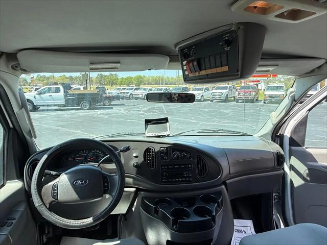 2007 Ford E-350 Cutaway E-350
