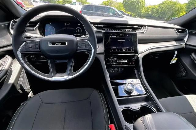2026 Jeep Grand Cherokee L Laredo 4x4