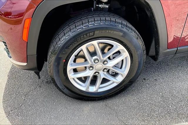 2026 Jeep Grand Cherokee L Laredo 4x4