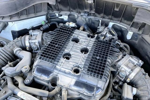 2017 INFINITI QX70 Standard