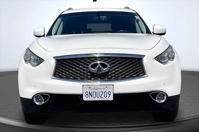 2017 INFINITI QX70 Standard