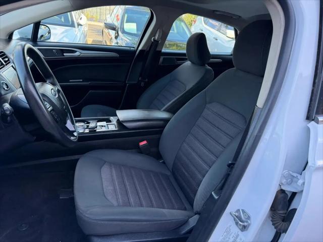 2020 Ford Fusion SE
