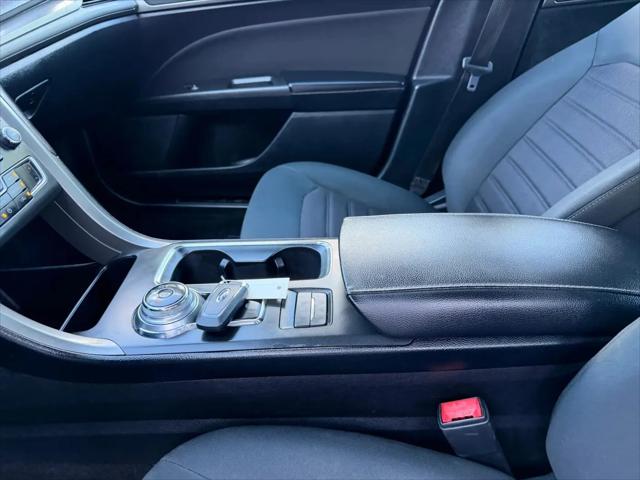 2020 Ford Fusion SE