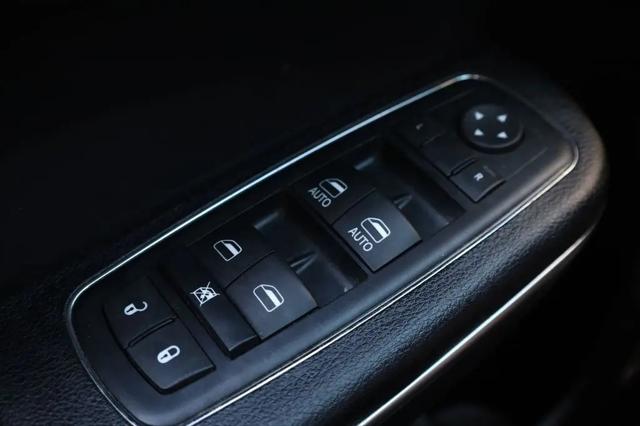 2016 Chrysler 300 Anniversary Edition