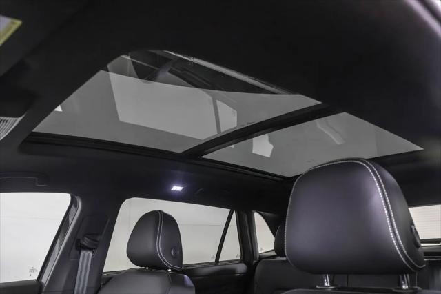2026 Volkswagen Atlas Cross Sport SE with Technology