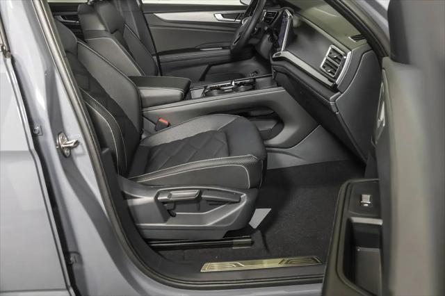 2026 Volkswagen Atlas Cross Sport SE with Technology