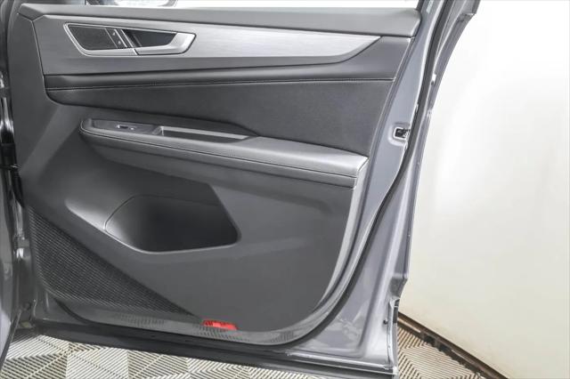 2026 Volkswagen Atlas Cross Sport SE with Technology