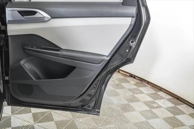 2026 Volkswagen Taos SE