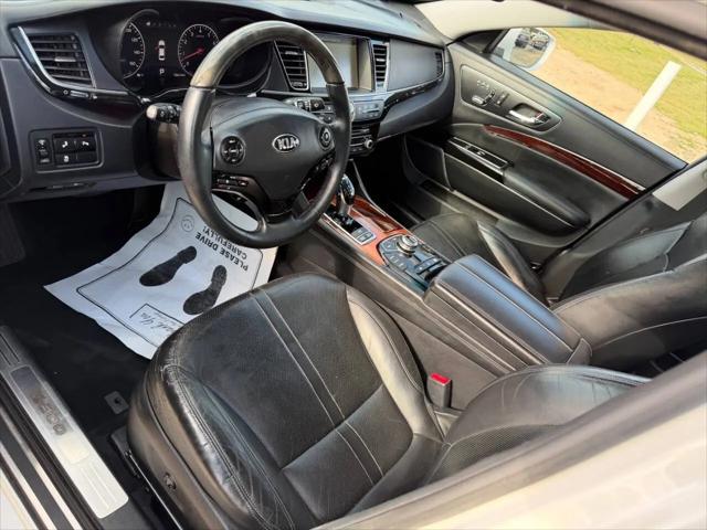 2016 Kia K900 Luxury 5.0L