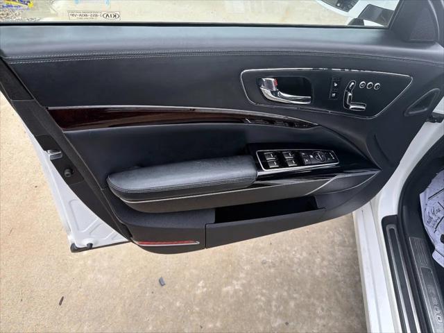2016 Kia K900 Luxury 5.0L
