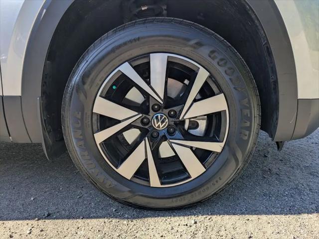 2023 Volkswagen Atlas Cross Sport 2.0T SE
